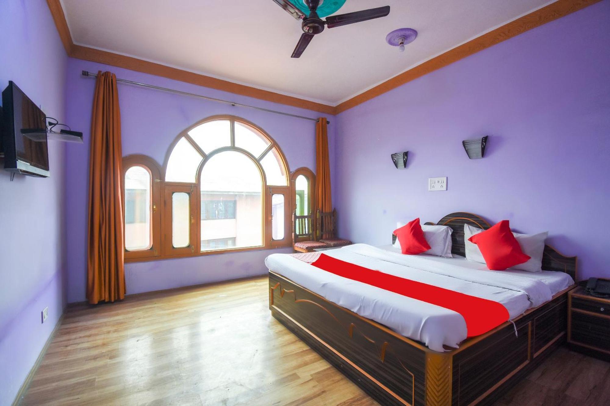 Oyo Hotel New Divine Kashmir Durgjan Ngoại thất bức ảnh