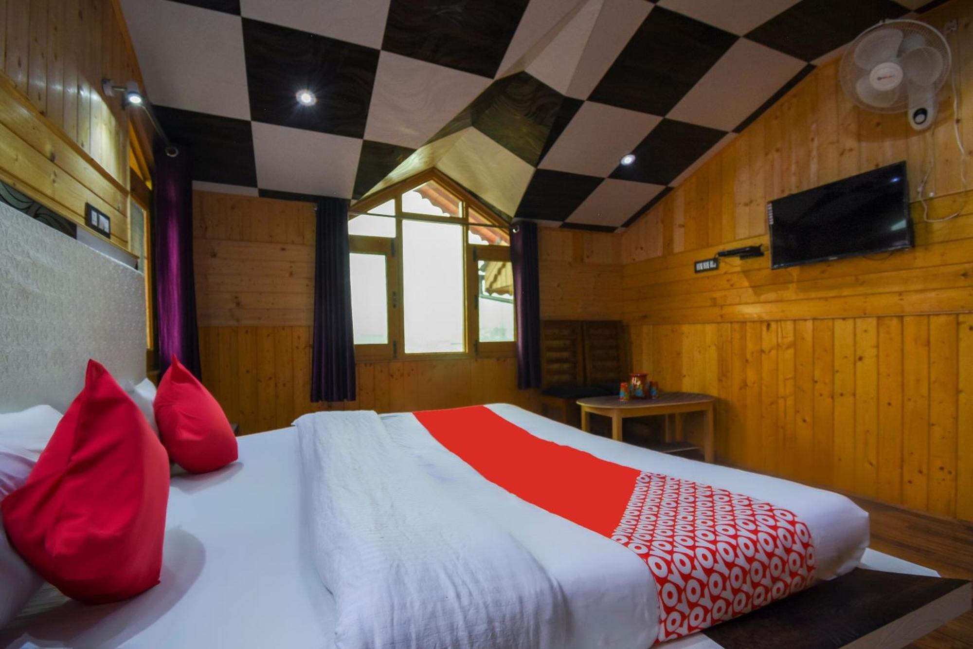 Oyo Hotel New Divine Kashmir Durgjan Ngoại thất bức ảnh