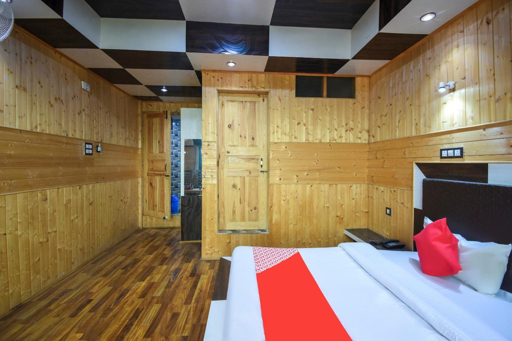 Oyo Hotel New Divine Kashmir Durgjan Ngoại thất bức ảnh