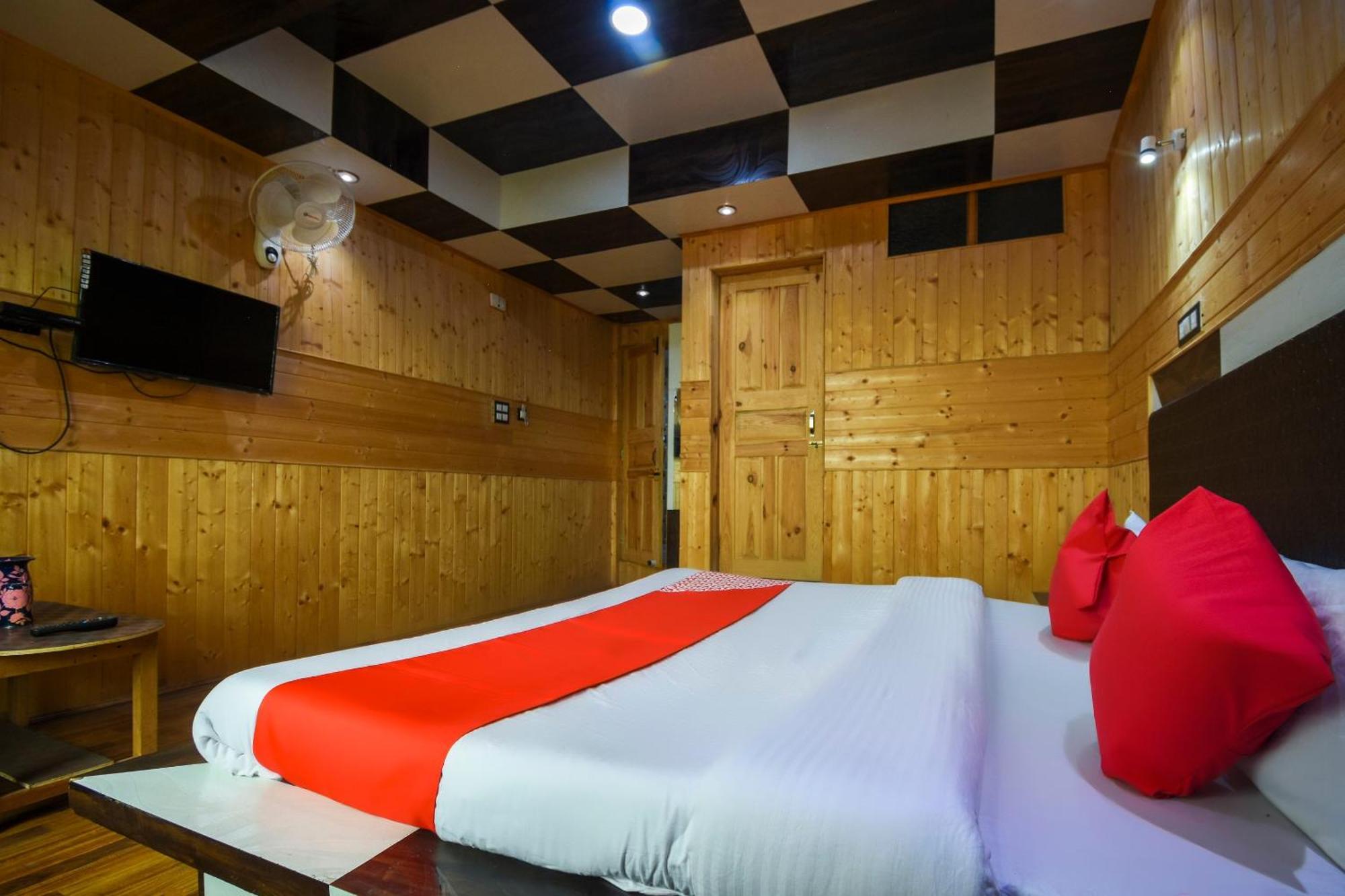 Oyo Hotel New Divine Kashmir Durgjan Ngoại thất bức ảnh