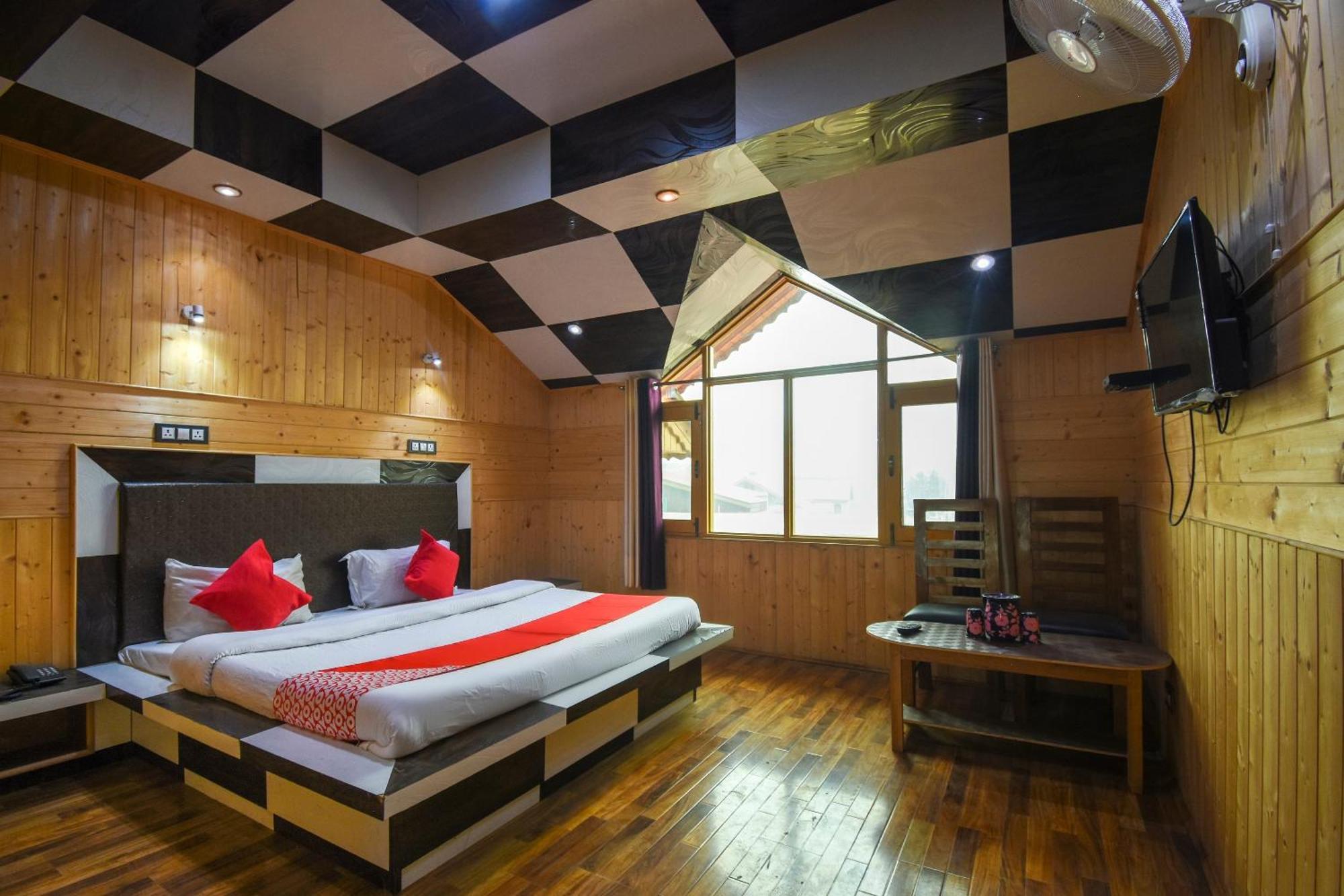 Oyo Hotel New Divine Kashmir Durgjan Ngoại thất bức ảnh