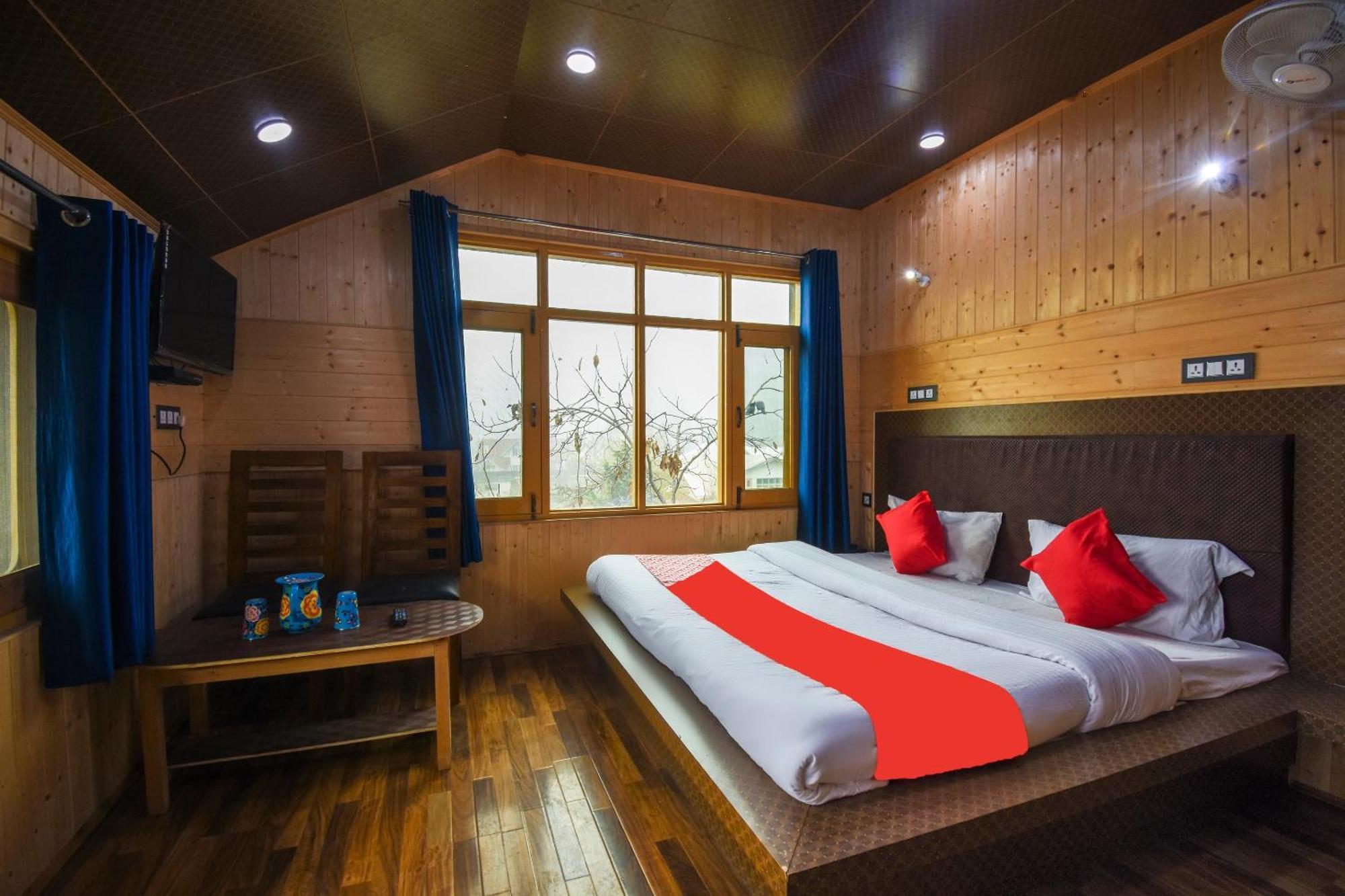 Oyo Hotel New Divine Kashmir Durgjan Ngoại thất bức ảnh