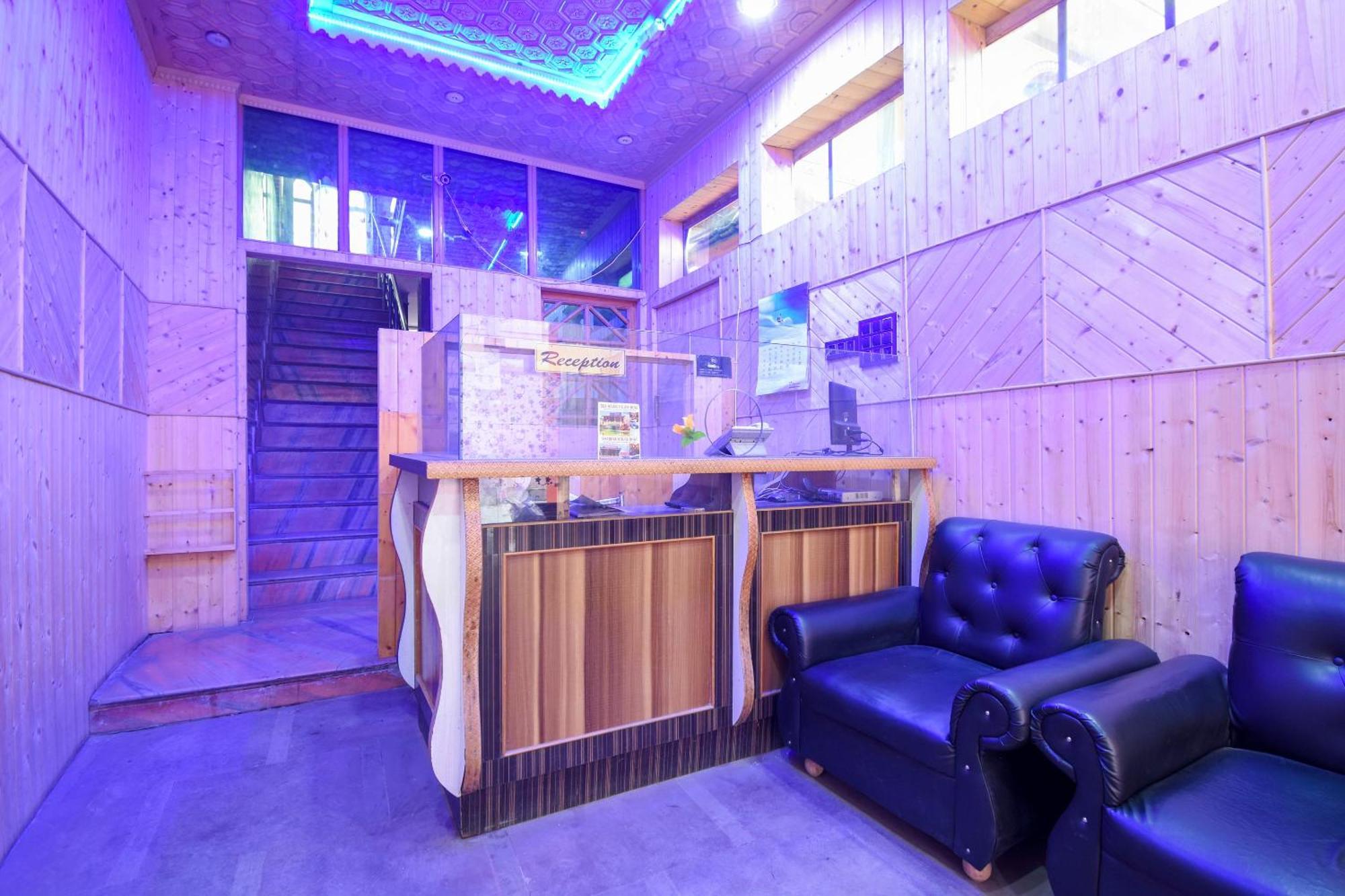 Oyo Hotel New Divine Kashmir Durgjan Ngoại thất bức ảnh